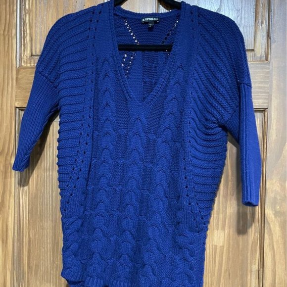 Express Vneck chunky knit sweaters (3) - Picture 3 of 7